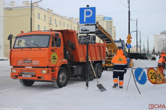 Количество снегоуборочной техники увеличили на улицах Якутска