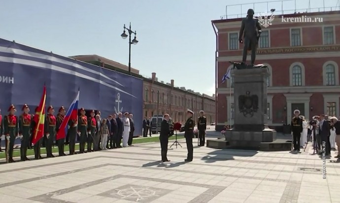 Владимир Путин открыл памятник Федору Ушакову в Петербурге