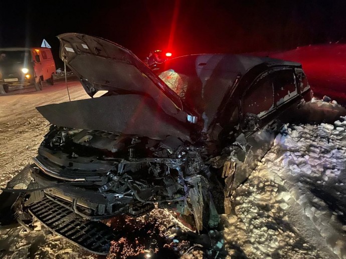 Шесть человек пострадали в результате столкновения двух автомобилей в Алданском районе Якутии