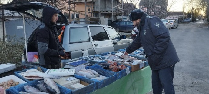 На ярмарке в с. Солнечная долина нашли продукты без документов