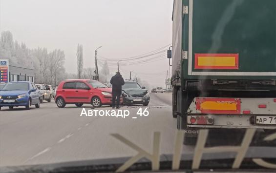 В Курске произошло серьёзное ДТП возле авторынка