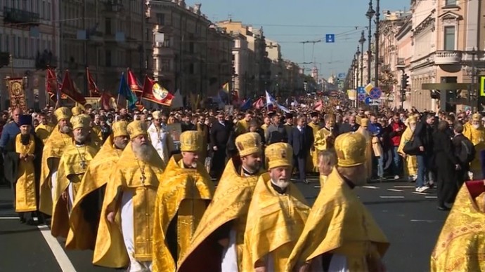 В Санкт-Петербурге прошел крестный ход в честь Александра Невского