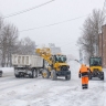 В Южно-Сахалинске в приоритетном порядке расчищают от снега автобусные остановки и тротуары