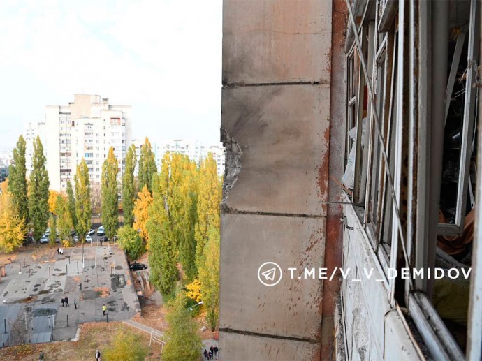 В Белгороде при атаке беспилотника на многоэтажку пострадала женщина