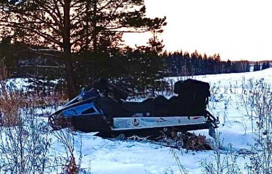 Мальчик погиб в Заларинском районе в результате падения с движущегося снегохода, его сестра в реанимации