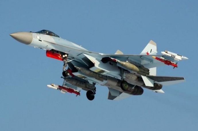 Самолет с 28 пробоинами посадил лётчик из Астраханской области