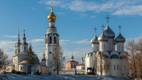 Эксперты дали совет россиянам, куда бюджетно съездить под Новый год