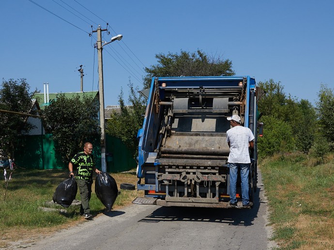 Белгородский губернатор: «В область прибыли 43 новых мусоровоза»