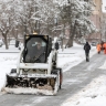 В Белгороде снег убирают 240 коммунальщиков