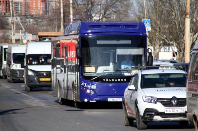 Один из новых синих автобусов изменит маршрут в Астрахани