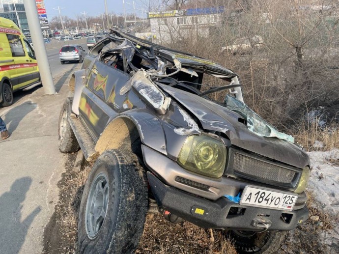 «Собачка пробегала»: ДТП в районе популярного торгового центра спровоцировало пробку