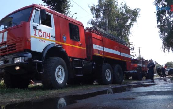 В Курске огнеборцы ликвидировали горение сухой травы