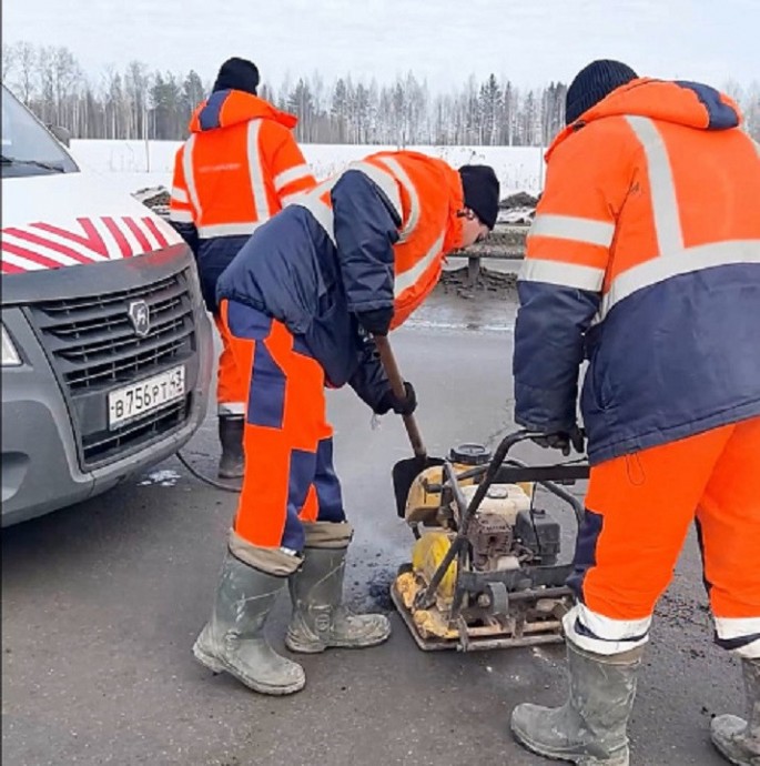 На Южном обходе заделали дыры в асфальте