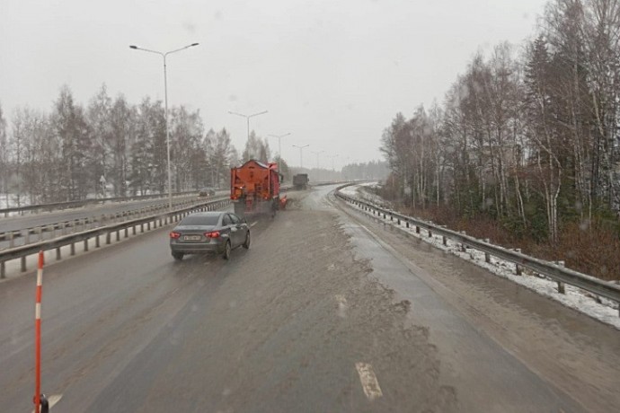 Вятавтодор вывел технику на уборку снега