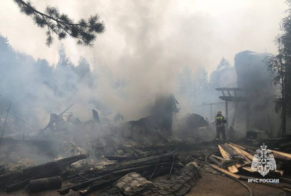 В пригороде Улан-Удэ полностью сгорело придорожное кафе