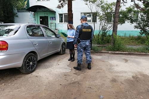 Приставы арестовали автомобиль у амурчанина, накопившего 67 штрафов