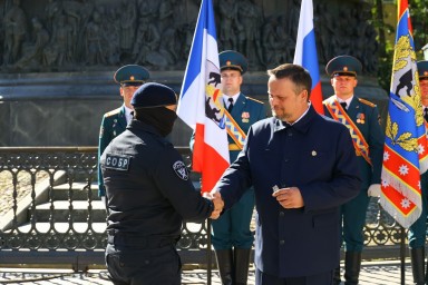 Андрей Никитин вручил росгвардейцу орден «За честь и мужество» за спасение ребёнка