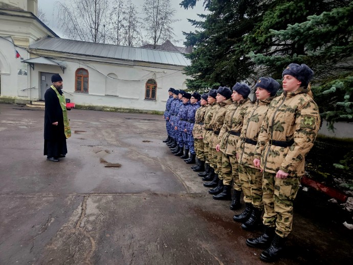 Более 20 новгородских призывников отправились служить в Росгвардию