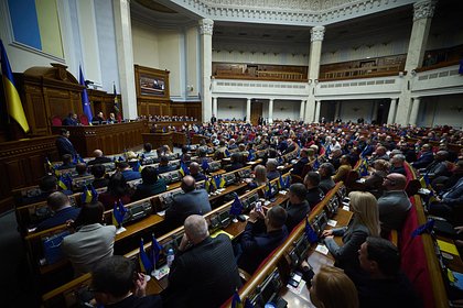 На Украине выросли зарплаты чиновников