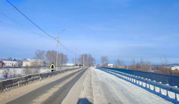 В райцентре Бурятии запустили движение по левой части моста