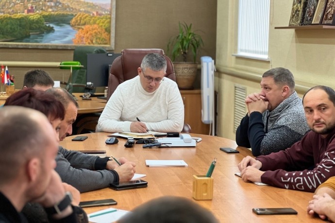 Глава Смоленска Александр Новиков провел городской оперативный штаб по снегоуборке