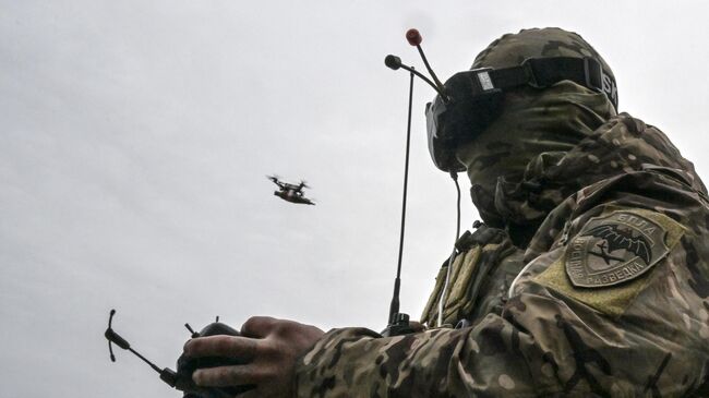 Разведчики группировки войск "Запад" ведут охоту на противника FPV-дронами