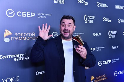 Андрей Разин пригрозил засудить Сергея Жукова за песню