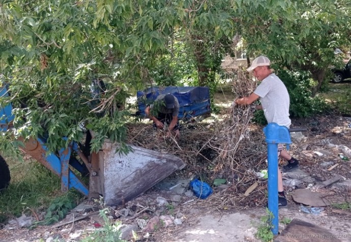 В Пензе с улиц Железнодорожного района вывезли 64 кубометра мусора