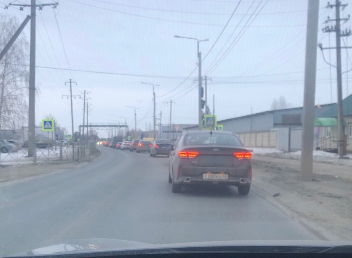 В Пензе после установки светофора встала в огромной пробке улица Рябова