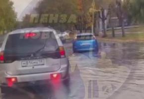 В Пензе после дождя ушла под воду улица Ладожская