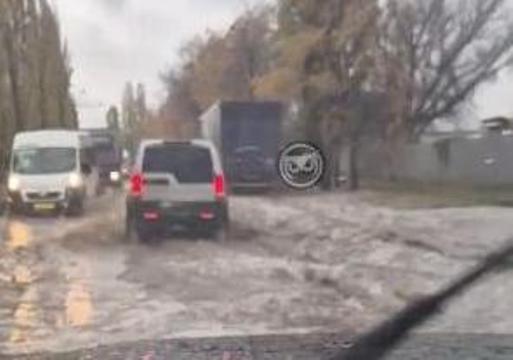 В Пензе ушла под воду улица Аустрина