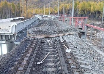 В Приамурье во время ремонта железнодорожного моста погиб рабочий