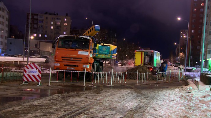 В «Теплосети» сообщили, что окажут помощь женщине, пострадавшей при прорыве трубы на улице Маршала Захарова