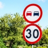 Штраф за отсутствие спецзнака на медленных машинах хотят повысить в 6 раз
