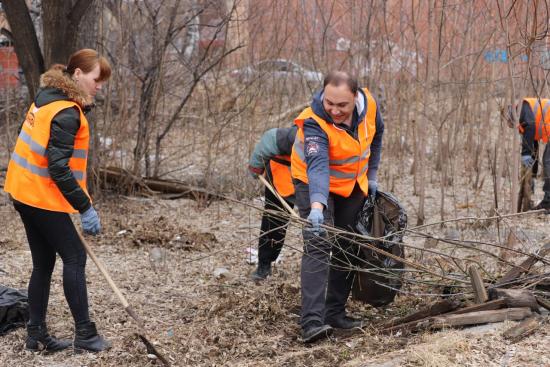 Около 300 тонн мусора собрали жители Иркутска во время осеннего субботника