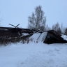 Чиновников заставят снести опасный аварийный дом