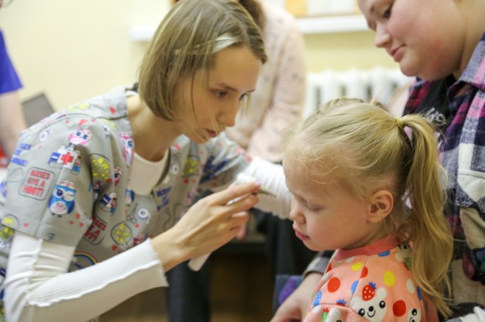 Юные новгородцы побывали на консультационном приёме у врачей из Санкт-Петербурга