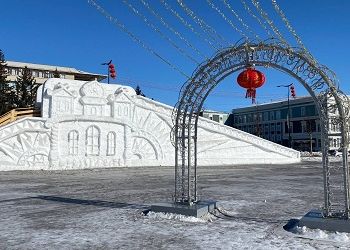 Олег Имамеев рассказал, когда в Благовещенске уберут снежный городок