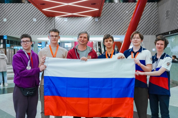 В Москву вернулись победители и призеры Китайской национальной олимпиады по математике