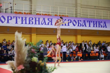 В Великом Новгороде дали старт чемпионату России по спортивной акробатике