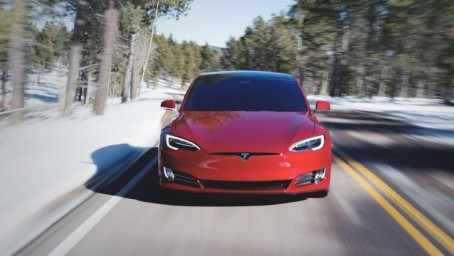 Tesla пыталась получить льготную ставку таможенных пошлин в Канаде для машин китайской сборки