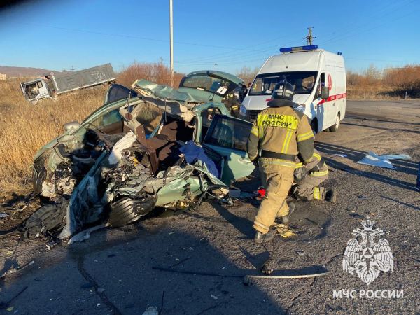 В Забайкалье женщина погибла в страшном ДТП с большегрузом