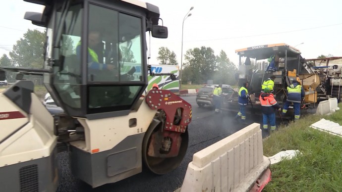 «90 процентов работ уже выполнены»: сезон дорожных ремонтов в Петербурге подходит к концу