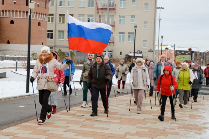 Фестиваль северной ходьбы прошел на Казанской набережной