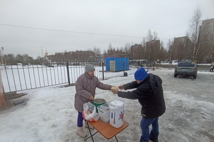 Волонтеры Петрозаводска накормили нуждающихся