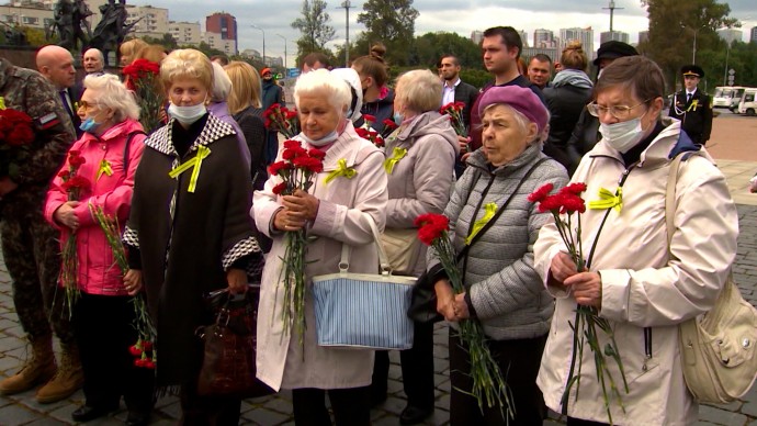 В Петербурге ветеранам будут выплачивать по 10 тысяч рублей ко Дню снятия блокады