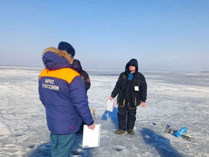 Во Владивостоке ежедневно проходят рейды на рыбаков