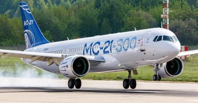 Коммерческие поставки самолётов МС-21 планируют начать в следующем году