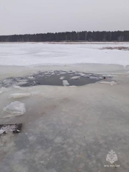 Двое мужчин утонули в автомобиле на Братском водохранилище