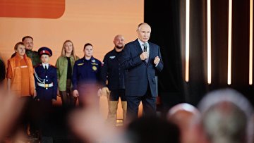 Путин поблагодарил волонтеров и отметил изменение отношения общества к помощи